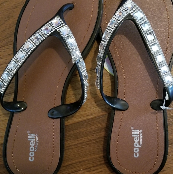NWT CAPELLI OF NEW YORK BLING SANDALS. - Picture 4 of 4